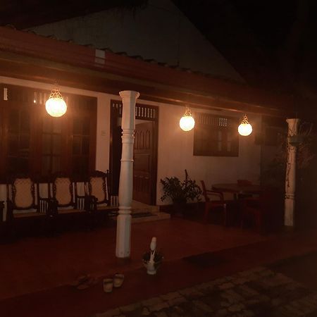 Triple One Villa Ahangama Buitenkant foto