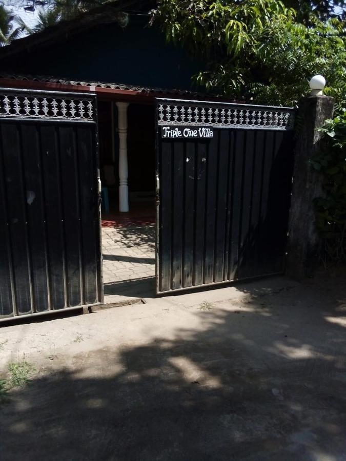 Triple One Villa Ahangama Buitenkant foto