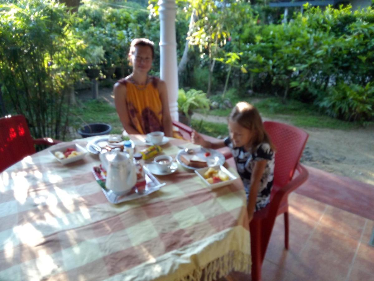 Triple One Villa Ahangama Buitenkant foto